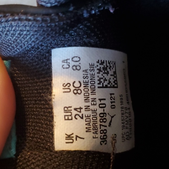 (3 For $20) Puma kids shoes - Picture 6 of 7